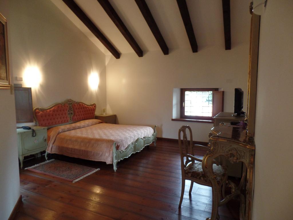 Agriturismo Il Vagabondo Buttrio Szoba fotó